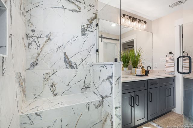 1021 S Hackberry St Unit 201, San Antonio, TX 78210