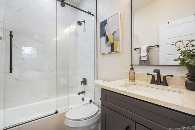 1021 S Hackberry St Unit 201, San Antonio, TX 78210