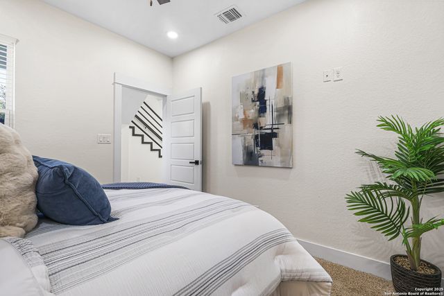 1021 S Hackberry St Unit 201, San Antonio, TX 78210