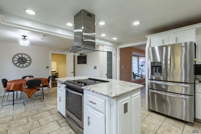 3909 RIDGEMOOR DR, Rapid City, SD 57702