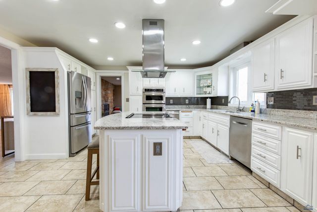 3909 RIDGEMOOR DR, Rapid City, SD 57702