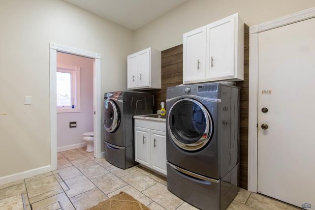 3909 RIDGEMOOR DR, Rapid City, SD 57702