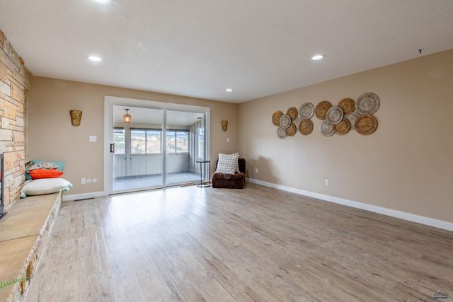 3909 RIDGEMOOR DR, Rapid City, SD 57702