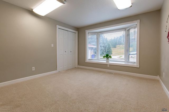 3909 RIDGEMOOR DR, Rapid City, SD 57702