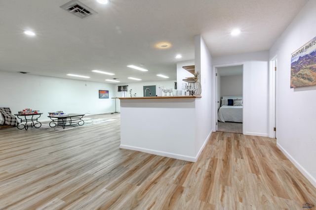 3909 RIDGEMOOR DR, Rapid City, SD 57702