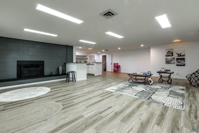 3909 RIDGEMOOR DR, Rapid City, SD 57702