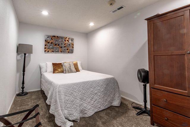 3909 RIDGEMOOR DR, Rapid City, SD 57702