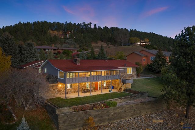 3909 RIDGEMOOR DR, Rapid City, SD 57702