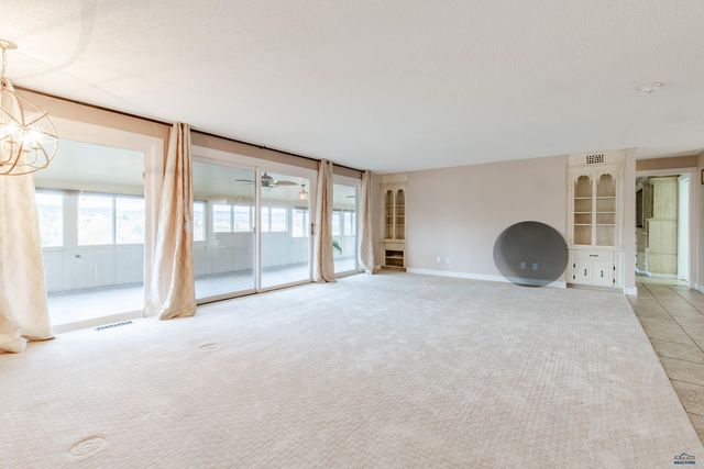 3909 RIDGEMOOR DR, Rapid City, SD 57702