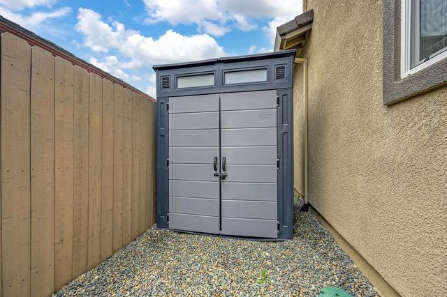 993 Hopkins St, Lincoln, CA 95648