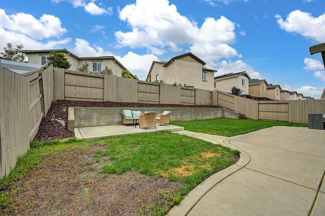 993 Hopkins St, Lincoln, CA 95648