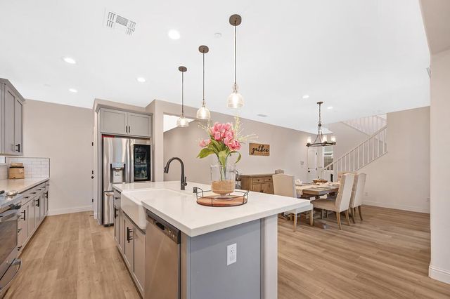 993 Hopkins St, Lincoln, CA 95648