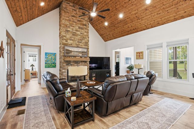 716 Butler Rd, Portland, TN 37148