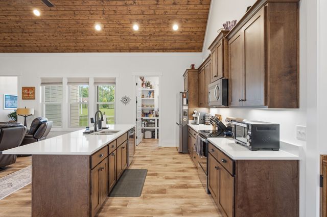 716 Butler Rd, Portland, TN 37148