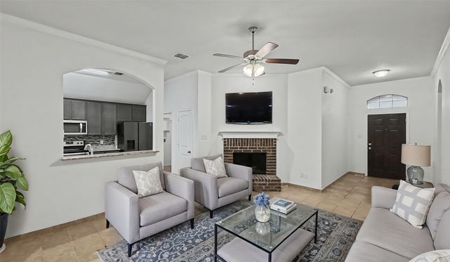 314 Rolling Meadow Drive, Wilmer, TX 75172