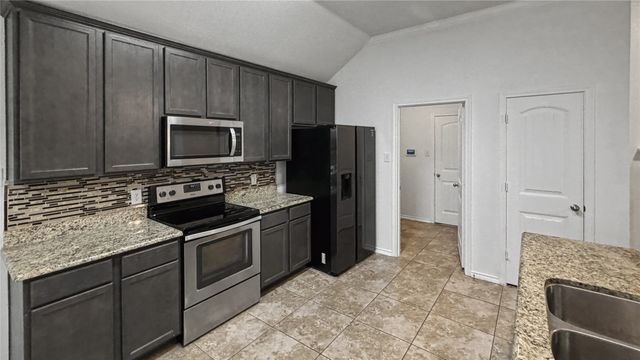 314 Rolling Meadow Drive, Wilmer, TX 75172