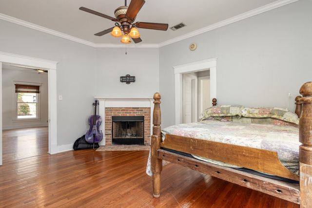 300 E University Avenue, Waxahachie, TX 75165