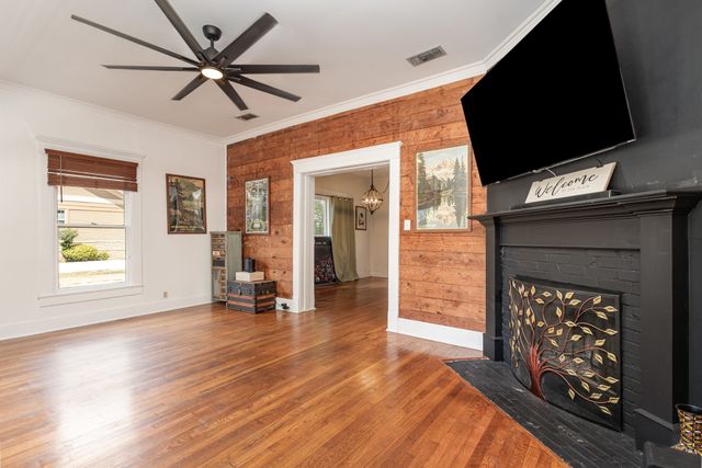 300 E University Avenue, Waxahachie, TX 75165