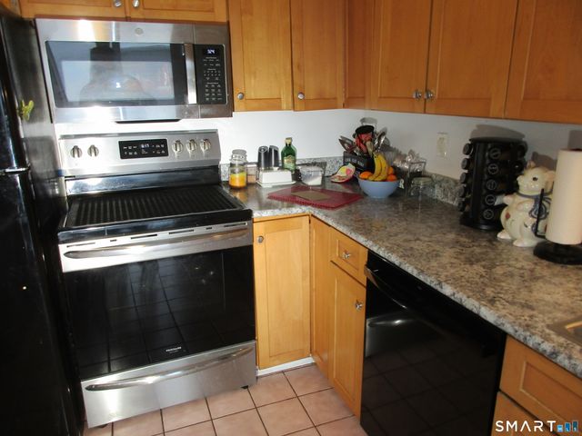 629 Longfellow Drive 629, Branford, CT 06405