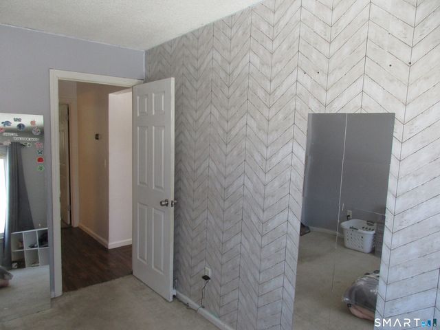 629 Longfellow Drive 629, Branford, CT 06405