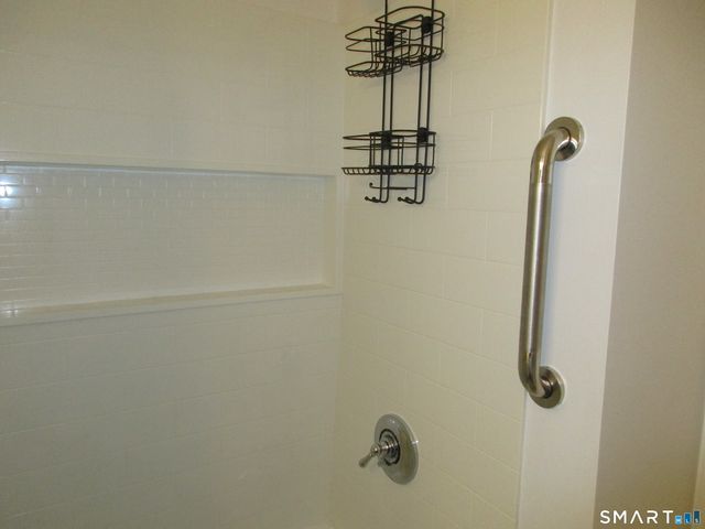 629 Longfellow Drive 629, Branford, CT 06405