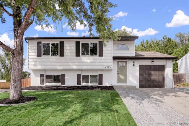 9285 W Wagon Trail Drive, Littleton, CO 80123