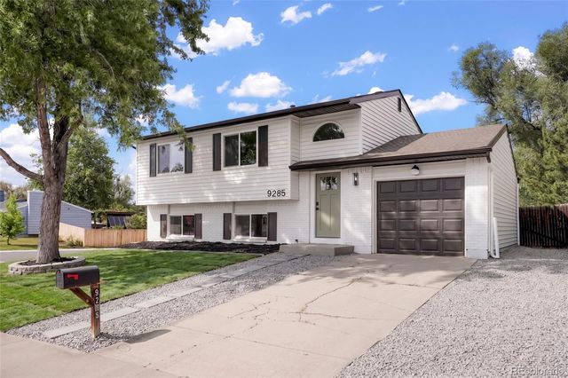 9285 W Wagon Trail Drive, Littleton, CO 80123