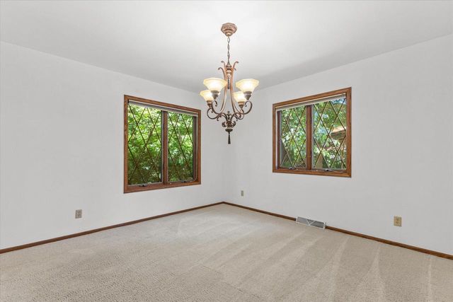 S68W17886 East DRIVE, Muskego, WI 53150