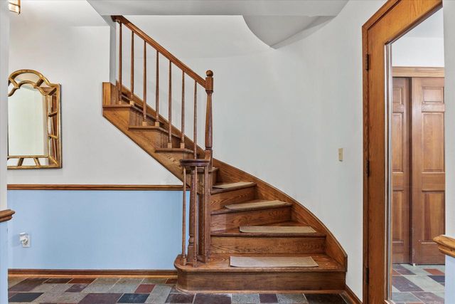 S68W17886 East DRIVE, Muskego, WI 53150