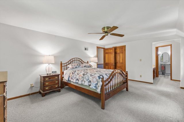 S68W17886 East DRIVE, Muskego, WI 53150