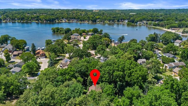 S68W17886 East DRIVE, Muskego, WI 53150