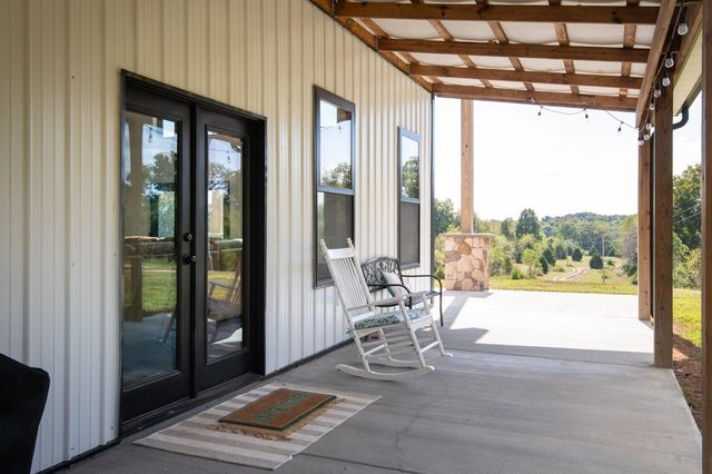 4467 Old Highway 52, E, Westmoreland, TN 37186