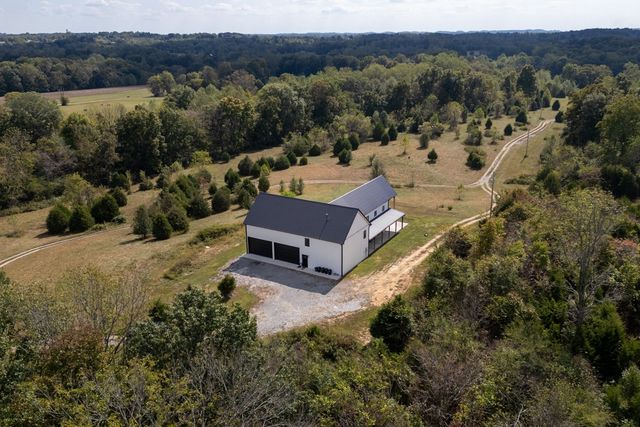 4467 Old Highway 52, E, Westmoreland, TN 37186