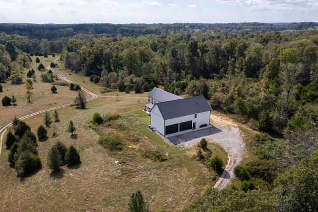 4467 Old Highway 52, E, Westmoreland, TN 37186
