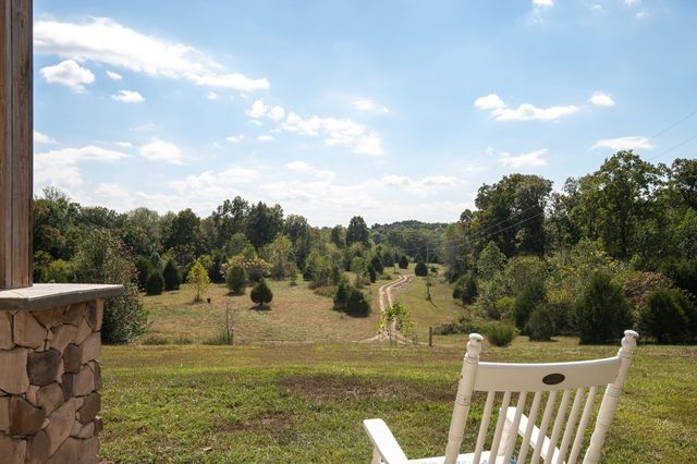 4467 Old Highway 52, E, Westmoreland, TN 37186