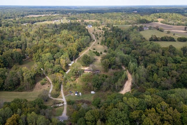 4467 Old Highway 52, E, Westmoreland, TN 37186