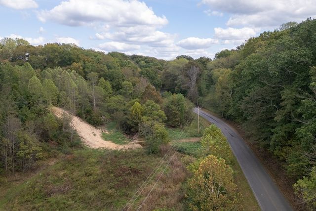 4467 Old Highway 52, E, Westmoreland, TN 37186