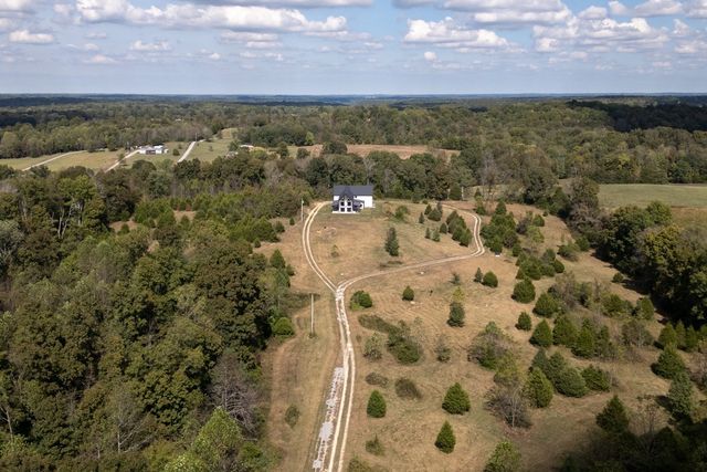 4467 Old Highway 52, E, Westmoreland, TN 37186