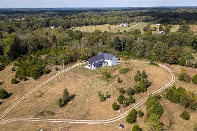 4467 Old Highway 52, E, Westmoreland, TN 37186