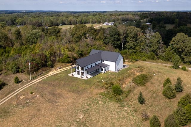 4467 Old Highway 52, E, Westmoreland, TN 37186