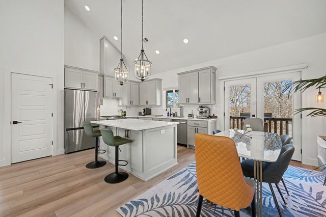 6 Penzance Drive, Bella Vista, AR 72714