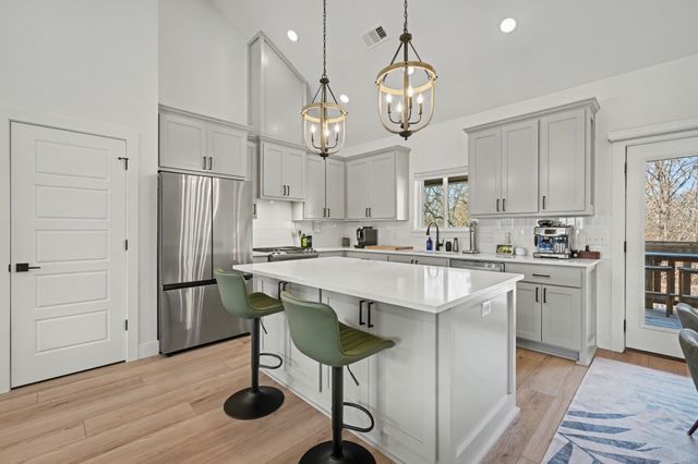 6 Penzance Drive, Bella Vista, AR 72714