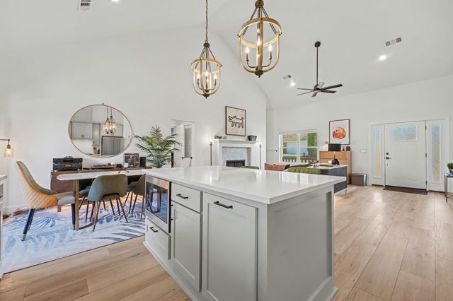 6 Penzance Drive, Bella Vista, AR 72714