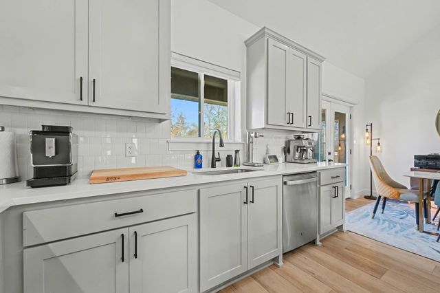 6 Penzance Drive, Bella Vista, AR 72714