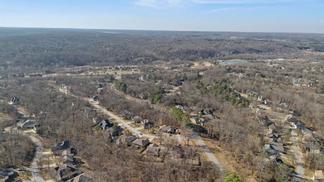 6 Penzance Drive, Bella Vista, AR 72714