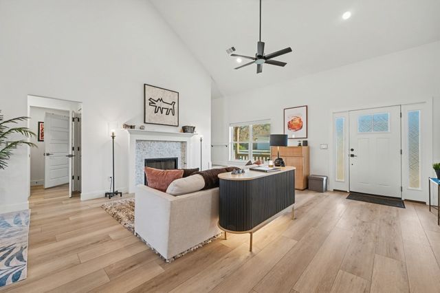 6 Penzance Drive, Bella Vista, AR 72714