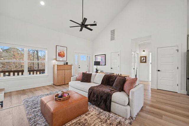 6 Penzance Drive, Bella Vista, AR 72714