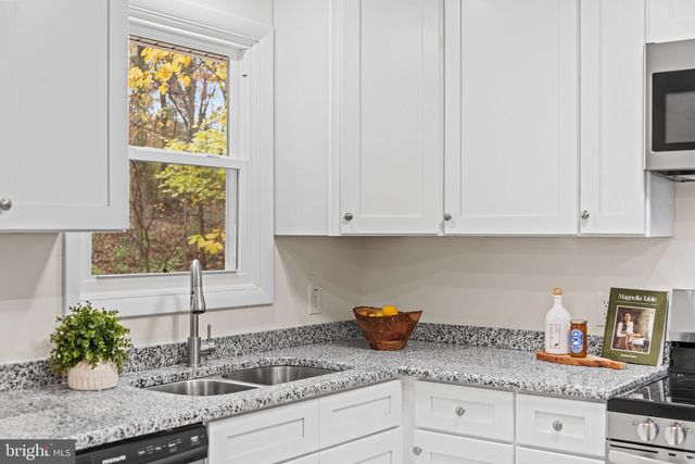 560 HILL CHURCH RD, Hummelstown, PA 17036