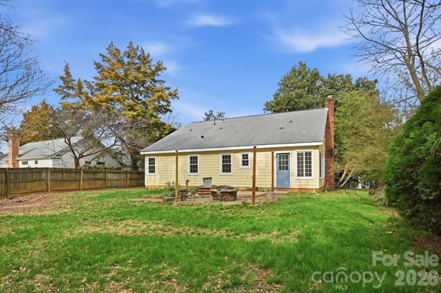 2717 Olde Whitehall Road, Charlotte, NC 28273