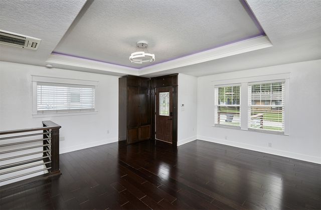 5919 Rutland Drive, Des Moines, IA 50311